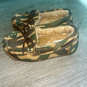 TODDLER MOCCASINS